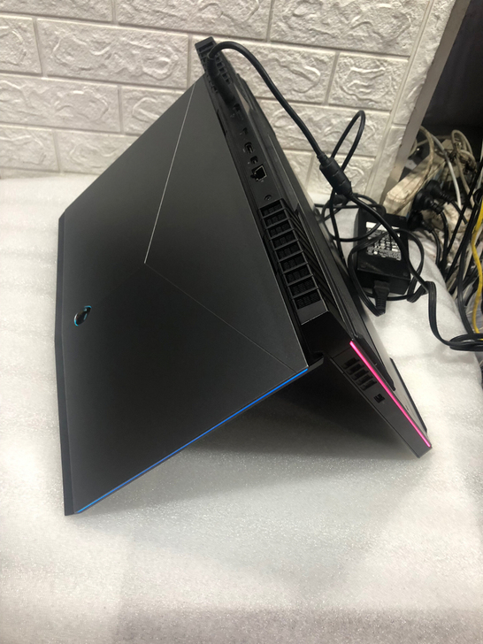 成色95新 外星人17r5 处理器i7-8...