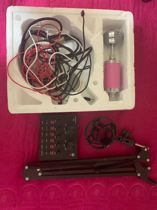 雅兰仕v8声卡套装电脑手机通用,只用过一次...