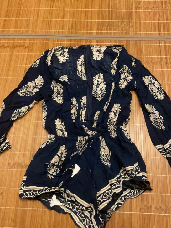 欧美度假风连体裤，显瘦百分百，不包邮不议价~