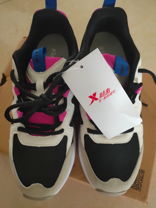 特步女鞋,37码,全新正品,不还价