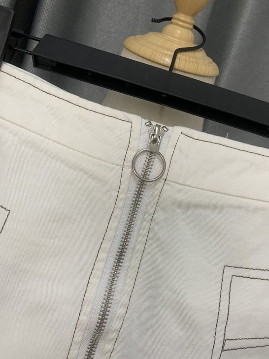 【全新包邮】韩风极简风明线半裙 纯棉拉链半...