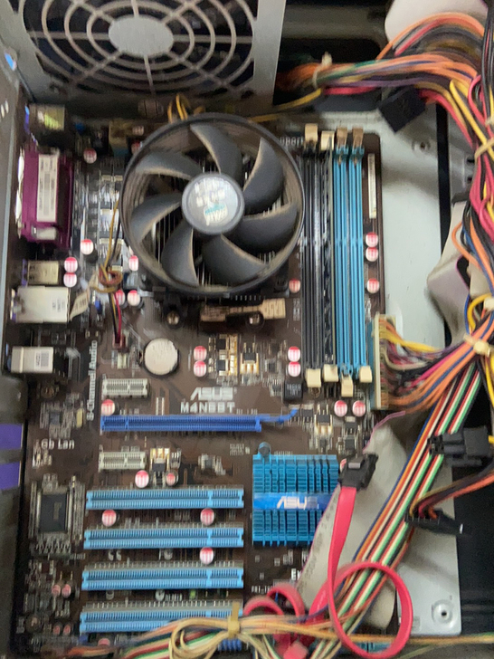 华硕m4n68，主板送亮机cpu，内存条2...