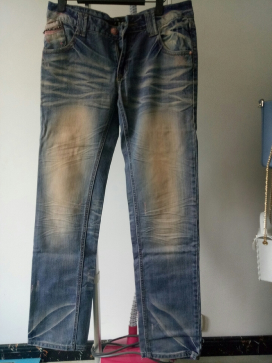 水洗牛仔裤,28码,微有瑕疵