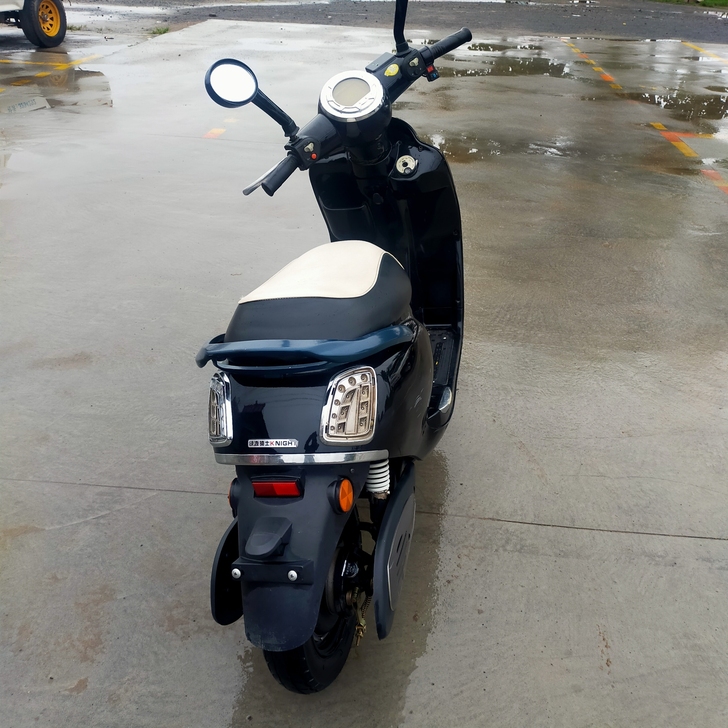 绿源电动小包车,48v20蓄电池,外观89...