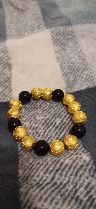 纯金一时冲动买的  带着不舒服 还是带手表...