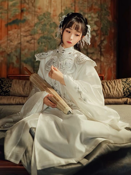 出租汉服 馥比仙 十三余小豆蔻儿 立领明制...