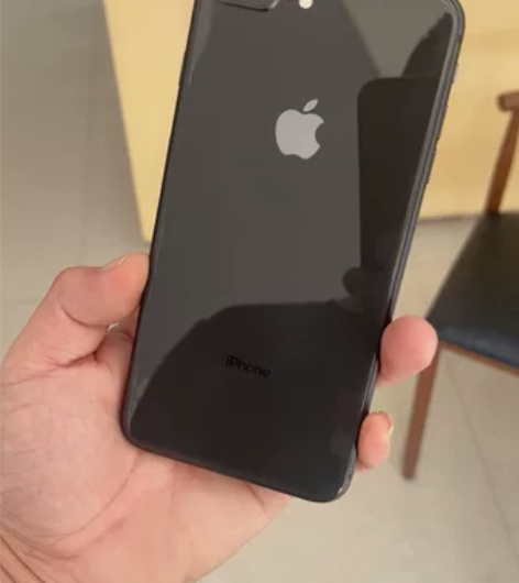 苹果8plus 国行64G成色新,后换电池...