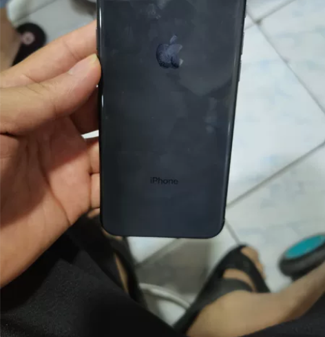苹果8国行全网通64g,电池94,外屏裂了...