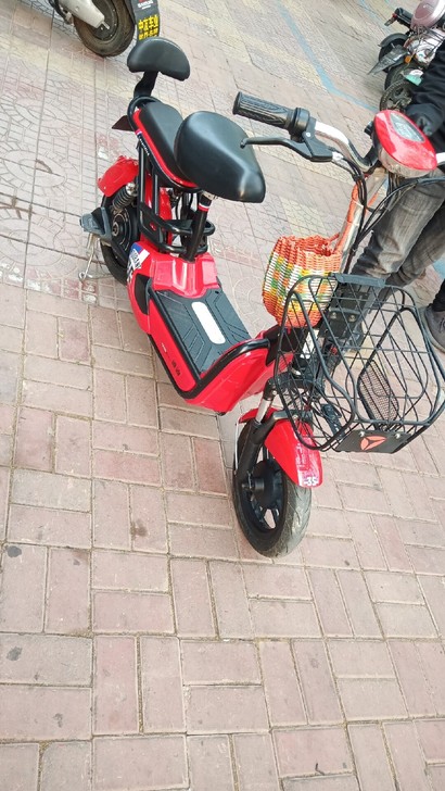 新旧程度如图,电池好半年内跑不远免费调,车...
