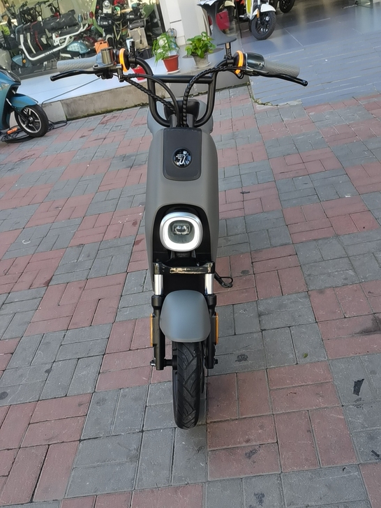 九号C60，骑行不到一年，皮毛几乎全新，整...