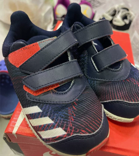 阿迪运动鞋 26码 内长16cm