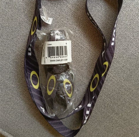 oakley挂绳。全新,保真。三根100,...