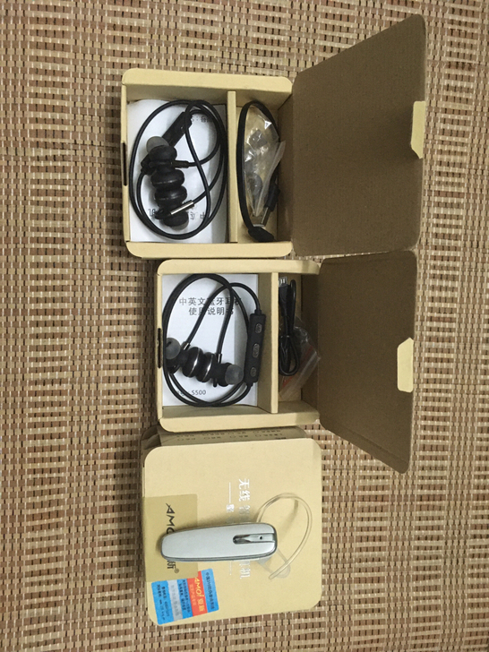 夏新蓝牙耳机f5，2个一起40，音质十分好...