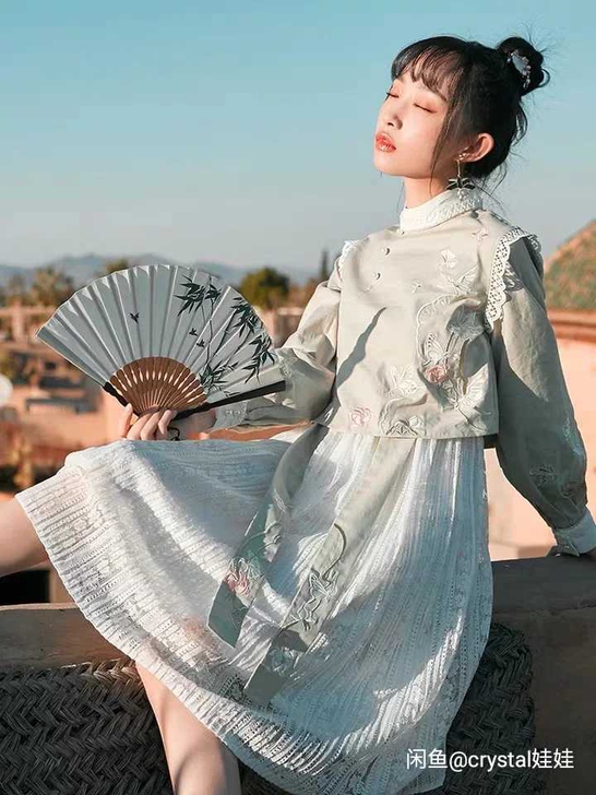 【十三余 小豆蔻儿】[香丛]刺绣立领上衣连...