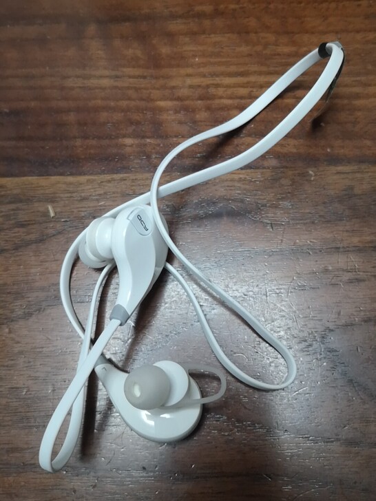 Qcy-Qy7 蓝牙运动耳机 全新。包...