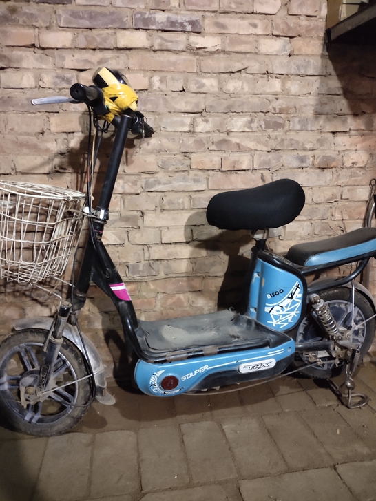 小电车,前后轮胎刚换不久,12安电池新换的...