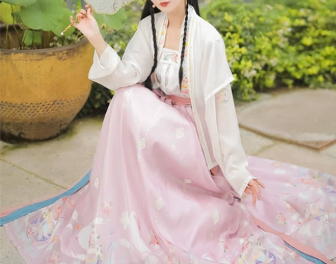 玉术汉服 衣服三件套（有自己搭的配饰，不嫌...
