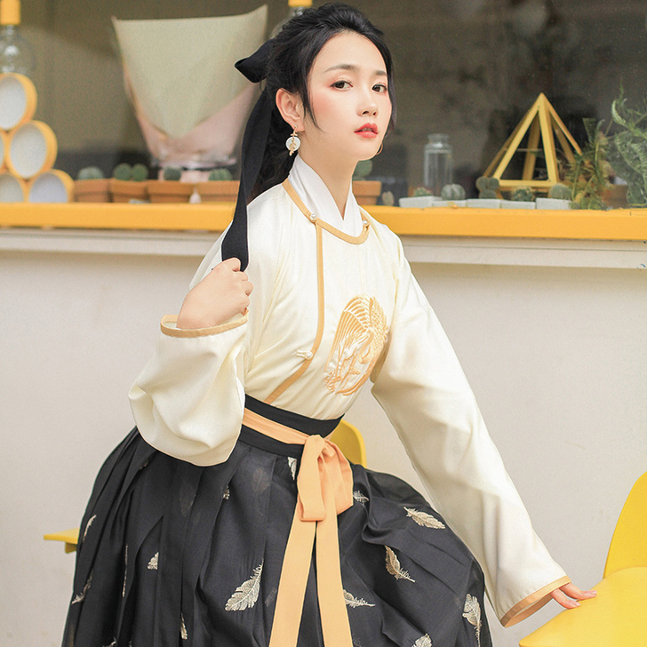 正！重回汉唐黎语原创汉服女款春夏装圆领衫！...