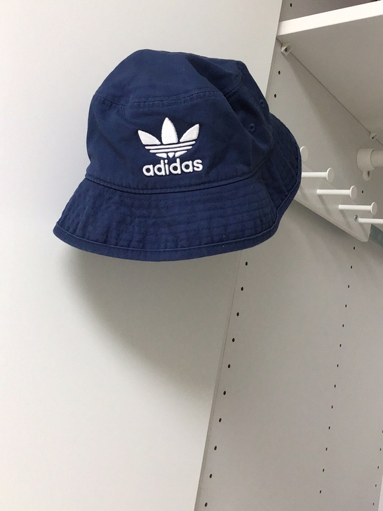 adidas 三叶草 渔夫帽 藏蓝色 比较...