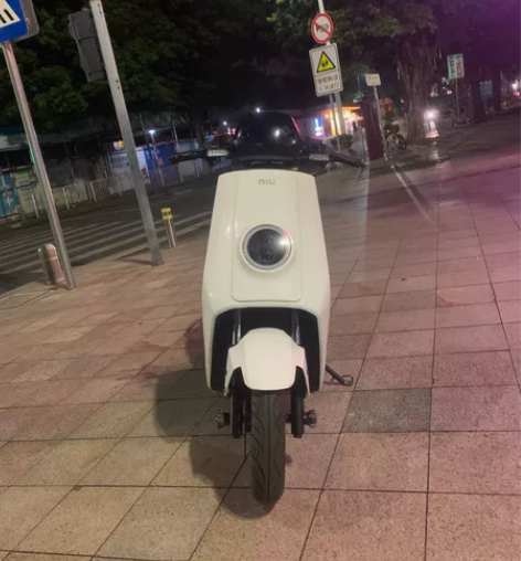 小牛电动 名绑NQI动力版 20年落地,实...