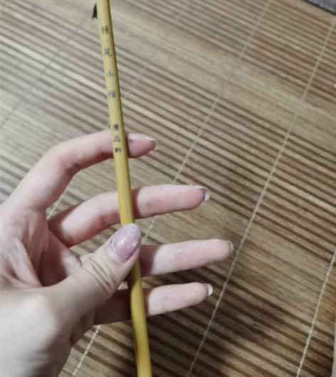 邹氏农耕毛笔狼羊 笔头材质：兼毫笔 售卖方...