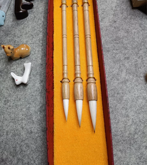 一款非常棒的狼羊兼毫大中小,单支15元,一...