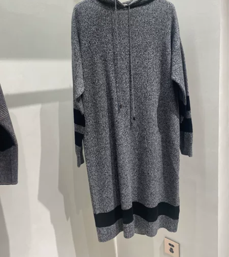 全新专柜正品之禾连帽连衣裙4码 购于上海虹...