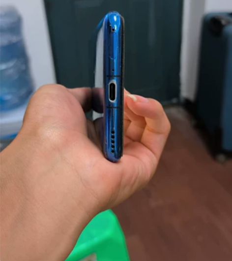 华为Nova6,5g版,屏幕有点老化,后盖...