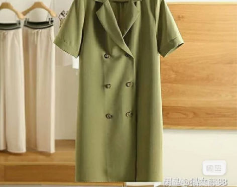 牛油果色 西服开扣连衣裙 感兴趣的话点“我...