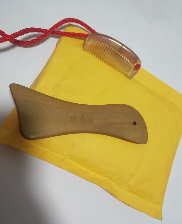 全新谭木匠月眉掌心羊角白角梳子玉檀绿檀刮痧...