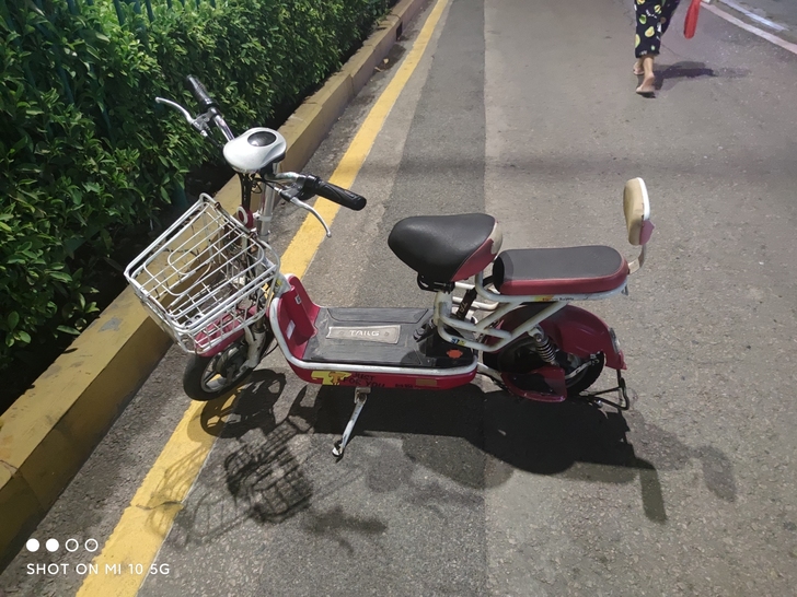 出自用台铃电动车，满电可以跑30公里以上电...