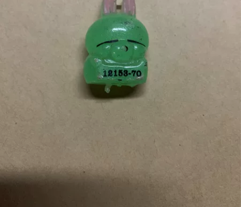 卖童年回忆。小学的时候，当初为了逗同桌女孩...