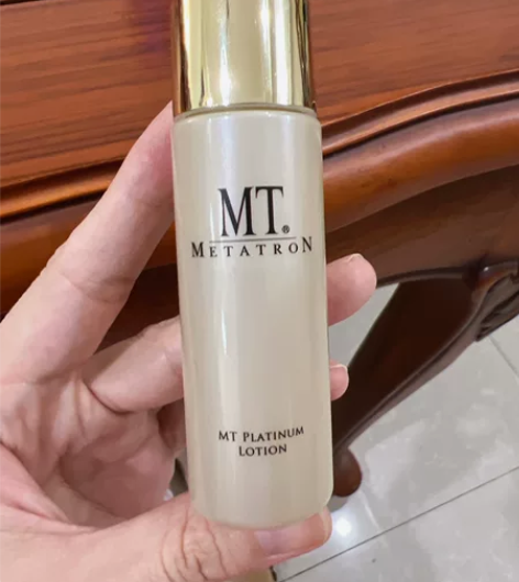 日本MT凝时焕新化妆水30ml 用过两次，...