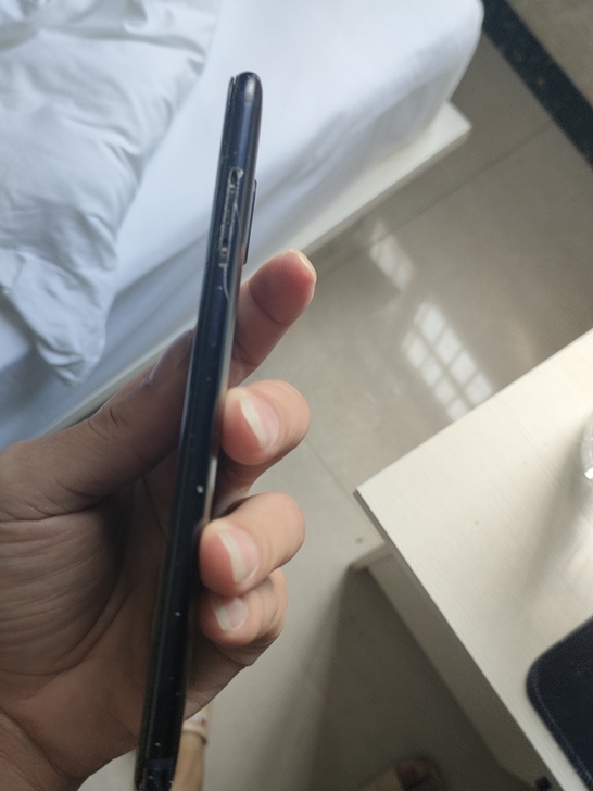 魅族16x坏手机 洗澡时面朝下摔了 ...