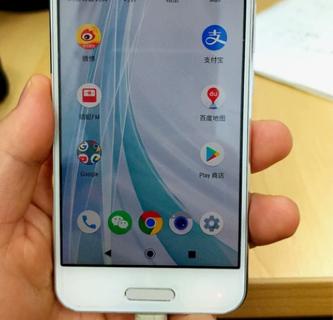 全球最小全面屏，夏普701SH，9成新，内...