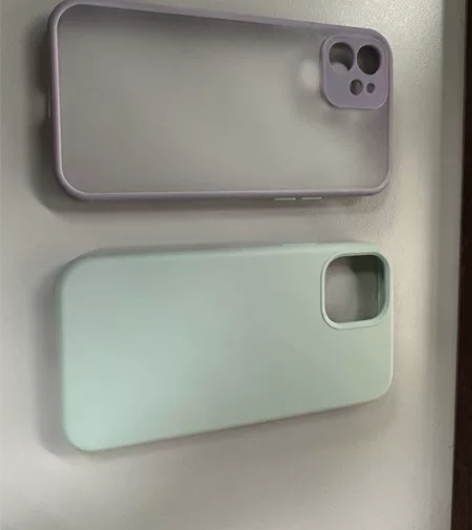 iphone12的液态硅胶壳,购自黑熊数码...