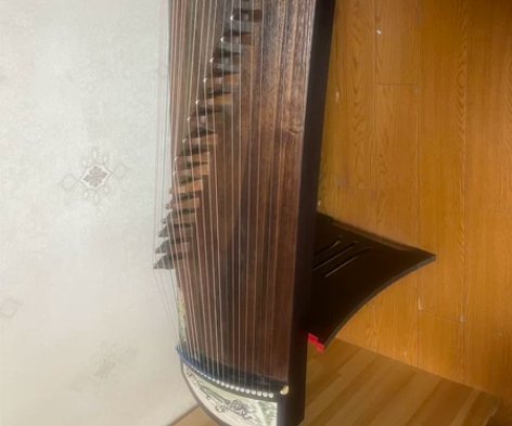 古筝一个,价格300元,自提 感兴趣的话点...
