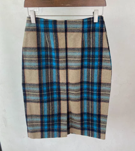服装店不开了,剩余的衣服清掉,连衣裙上衣短...