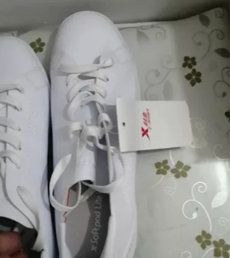 全新特步品牌板鞋包邮!全新,42码,标准码...