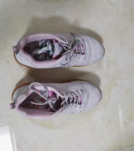 骆驼37码气垫鞋，女款，明显穿着痕迹。 特...