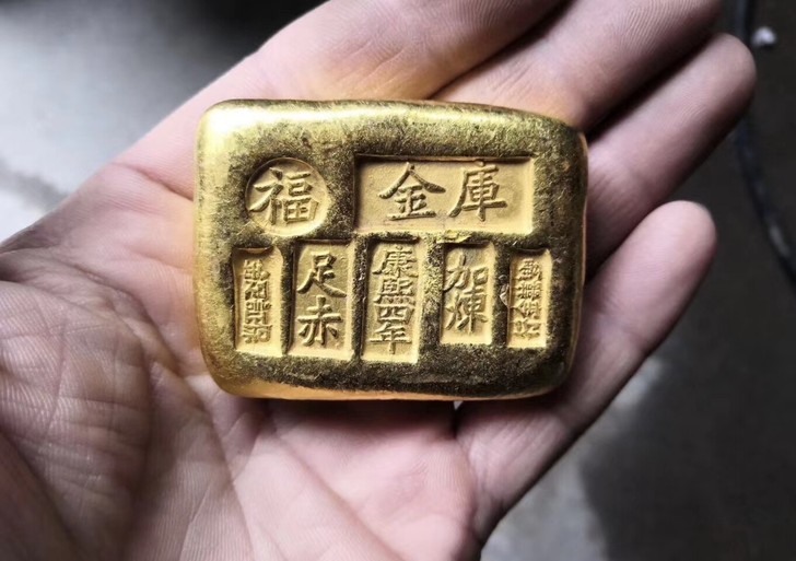 特价处理,早年古玩市场淘的小沙金锭足赤金条...