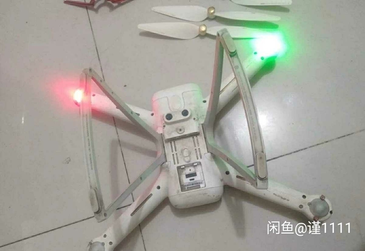 小米无人机 收来的 可以正常开机 没有遥控...