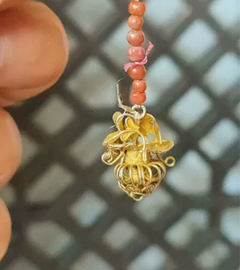 清代纯银鎏金花篮一只，工艺复杂精细，金水一...