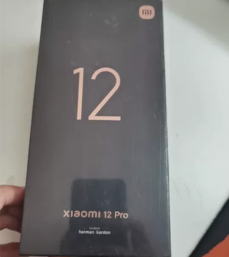 简单说：小米12 pro 8+128. 紫...