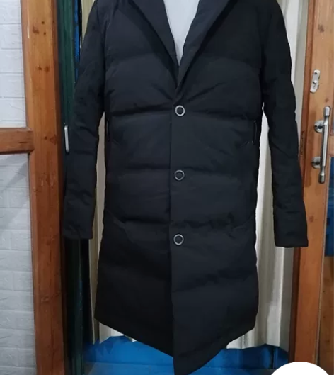 男式黑色长款羽绒服真实描述:全新店铺剪标折...