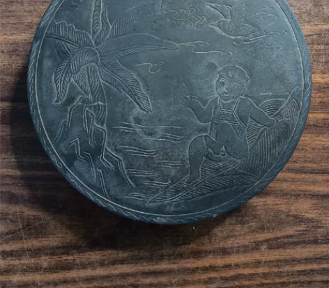 老歙砚，三足圆盖砚台，手工雕刻芭蕉婴戏图，...