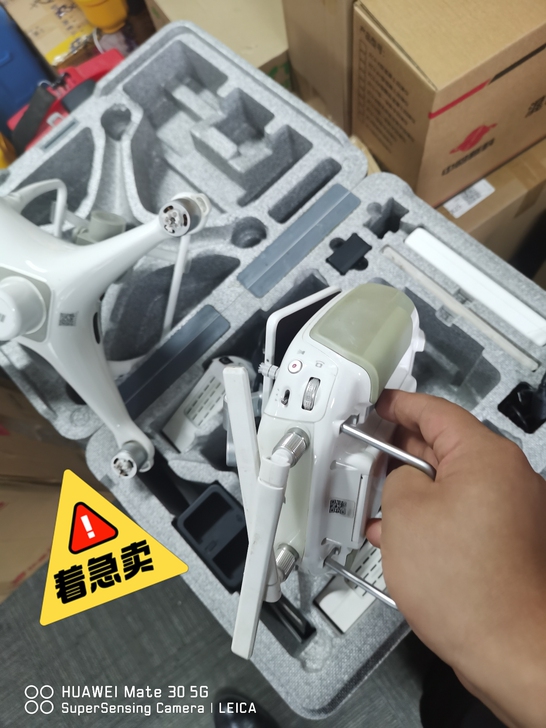 大疆精灵4RTK无人机，全套配置，3块电池...