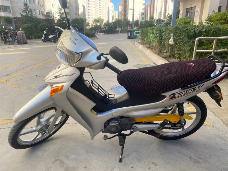 出售个人15年铃木弯梁摩托车车况精品本人很...