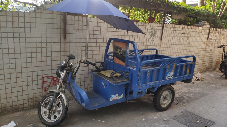 隆奇电动三轮车,70伏电池,充满可以跑20...