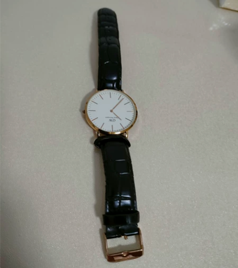 DW正品男士手表 不是新的戴过 送饰品...